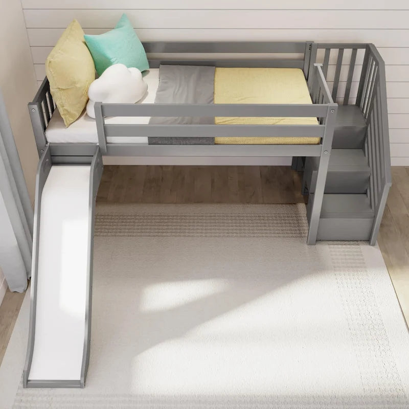 Classico letto a soppalco basso per due persone con scale, scivolo facile e tenda