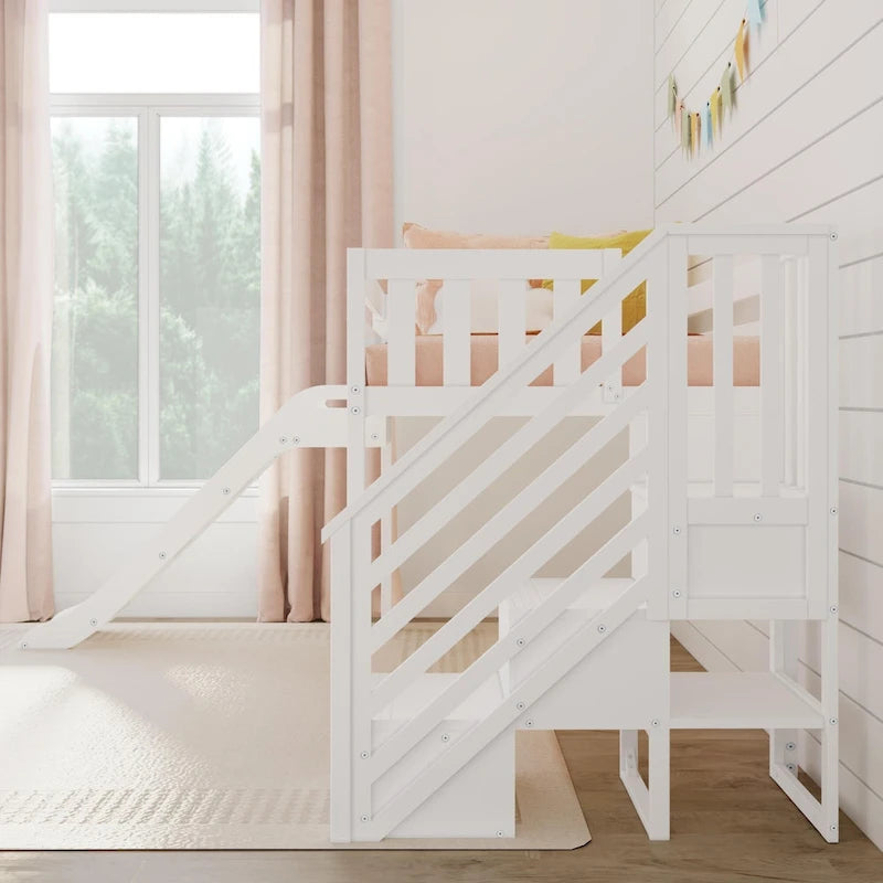 Classico letto a soppalco basso per due persone con scale, scivolo facile e tenda