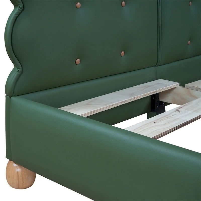 Letto matrimoniale imbottito con struttura in legno e doghe, con gambe di supporto